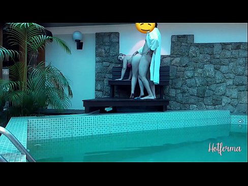 ❤️ Bosas pakviečia tarnaitę į baseiną, bet negalėjo atsispirti karštam ❤️❌ Super porno prie mūsų